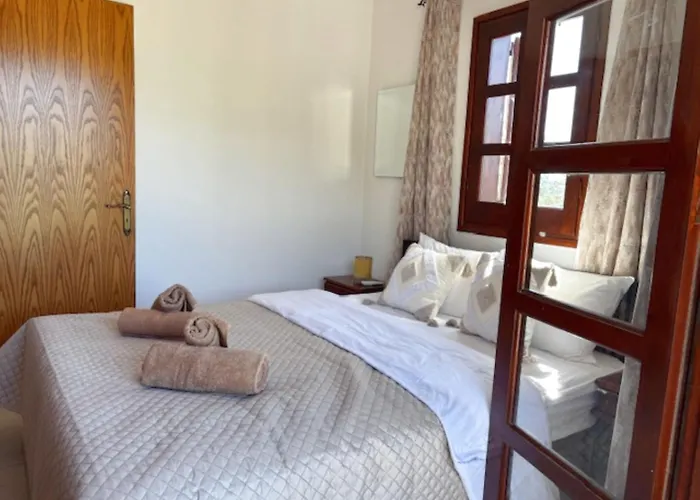 וילה St Visianos Stone House *